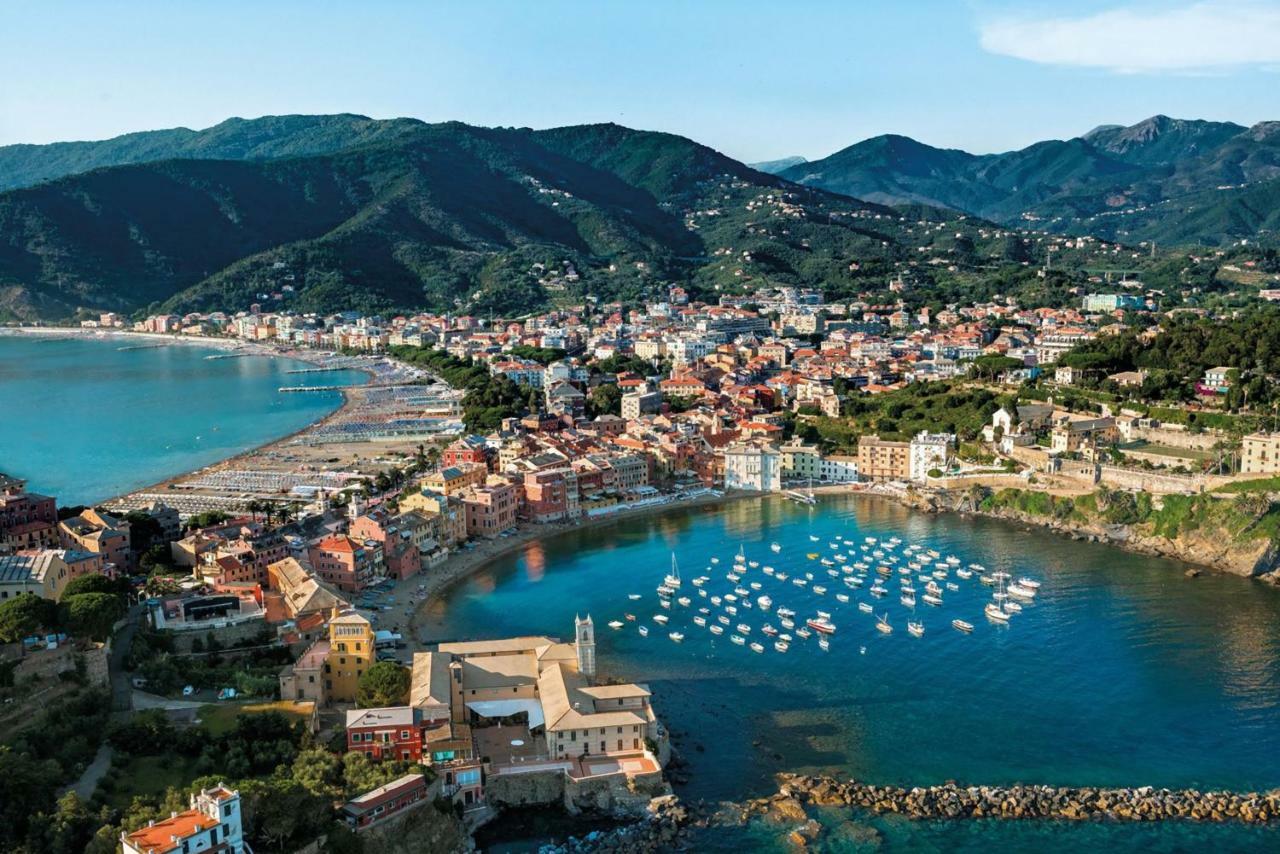 The Sea From The Hills Apartment Casarza Ligure Exterior photo