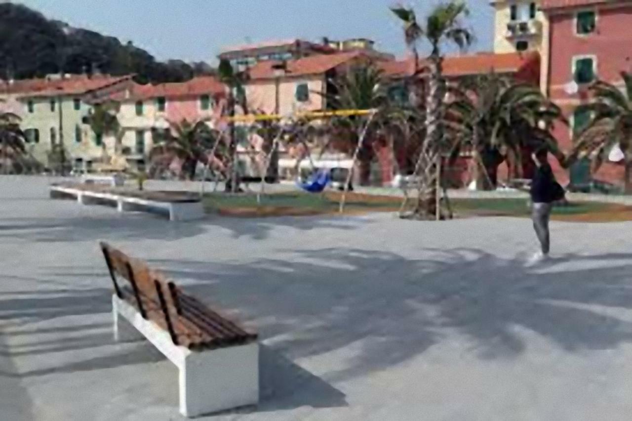 The Sea From The Hills Apartment Casarza Ligure Exterior photo
