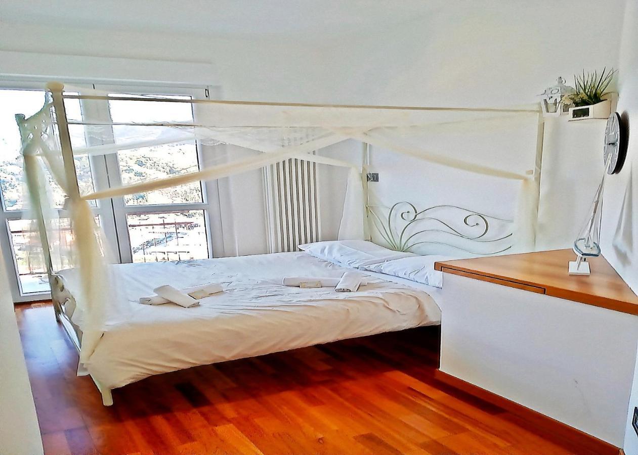 The Sea From The Hills Apartment Casarza Ligure Exterior photo
