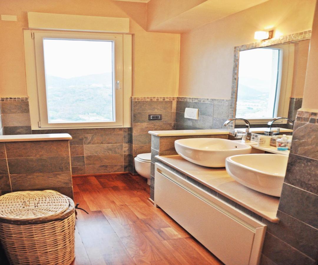The Sea From The Hills Apartment Casarza Ligure Exterior photo